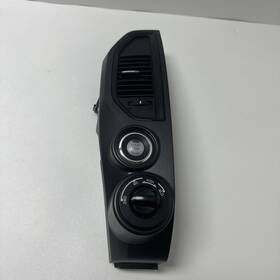 682a39fv1a Nissan 682a3ez15a I 16 - 21 Titan 4x4 Control Switch Start Stop Air Vent