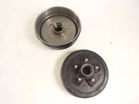 00020000 Ra Pair Of Trailer Brake Drum Hubs 5 Bolt Black